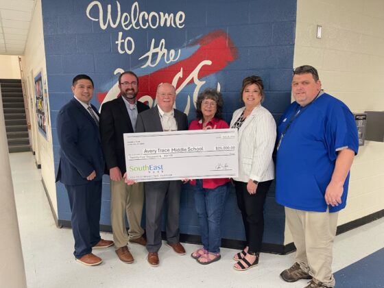 Image for SouthEast Bank Donates $36,000 Toward Putnam County School Facilities